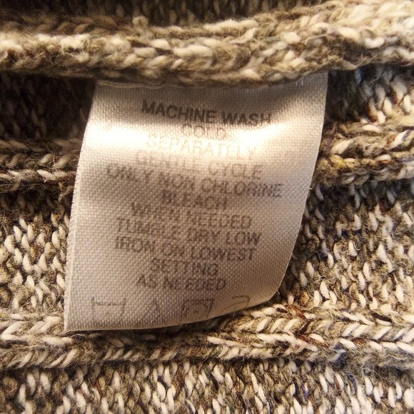 Oscar De La Renta 1/4 Zip Sweater - Picture 9 of 9